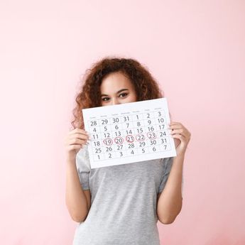 Bukan Berarti Hamil, Ini Faktor yang Menyebabkan Terlambat Menstruasi 