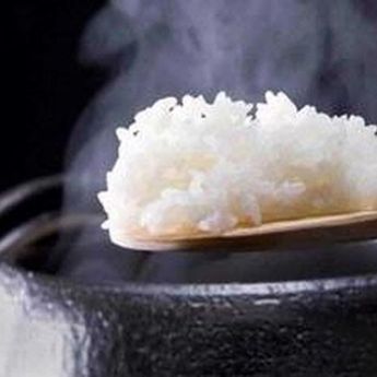 Berat Badan Stabil, Ini 3 Cara Aman Makan Nasi Putih Saat Jalani Diet!
