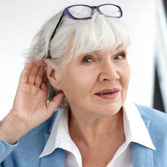 Dijamin Ampuh, 3 Cara Mencegah Gangguan Pendengaran pada Lansia