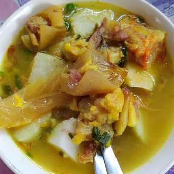 Berkuah Kaldu Yang Segar, Berikut Cara Membuat Sop Kikil Khas Surabaya