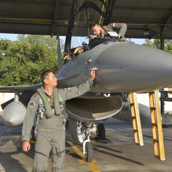 TNI AU Kirim 6 Pesawat Tempur F-16 Ke Tindal AFB Australia