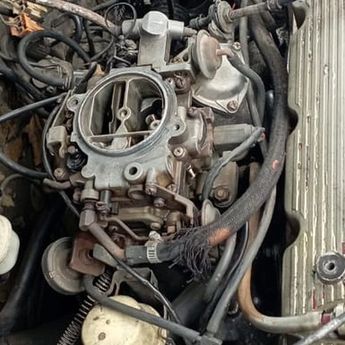 Mobil Mesin Injeksi atau Karburator, Mana yang Lebih Unggul?  