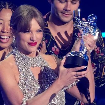 Daftar Lengkap Pemenang MTV VMA 2022, Taylor Swift Menang Video of the Year!