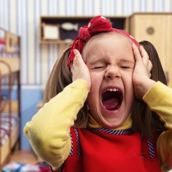 Bagi Orangtua, Ini 7 Cara Mengatasi Anak Tantrum di Tempat Umum