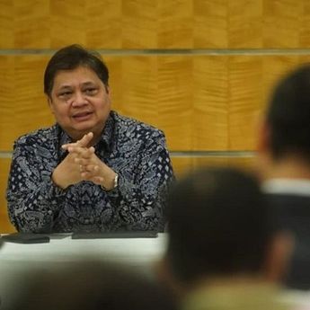 Soal Kenaikan Harga BBM, Menko Airlangga: Kita Tunggu Saja