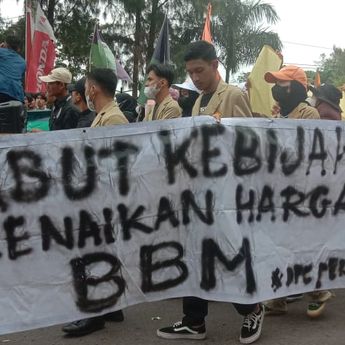 Aliansi Mahasiswa Babel Melakukan Aksi Tolak Kenaikan Harga BBM