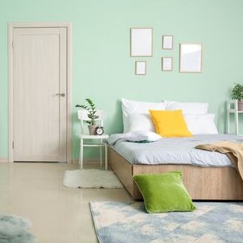 Ini Pertimbangan Mengapa Tempat Tidur Tidak Boleh Sejajar dengan Pintu  