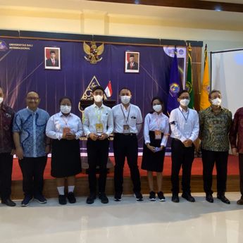 Kemenkominfo Kenalkan Literasi Digital kepada Mahasiswa Baru Universitas Bali Internasional