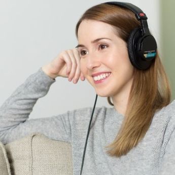 Bisa Jadi Inspirasi dan Ide Kreatif , Ini 7 Manfaat Mendengarkan Musik