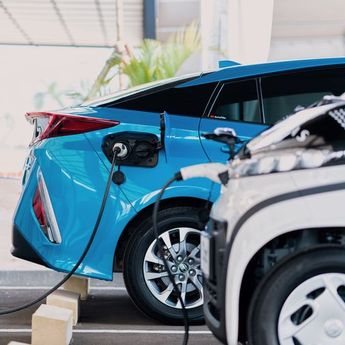 Toyota Memiliki Mekanik Bersertifikasi Khusus untuk Tangani Masalah Mobil Listrik  