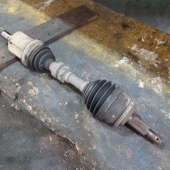 Ini yang Dirasakan Pengendara Bila As Roda Mobil Mulai Rusak  