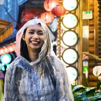 Walau Hujan Tapi Tetap Asyik, Ini Kiat Liburan Bareng Keluarga