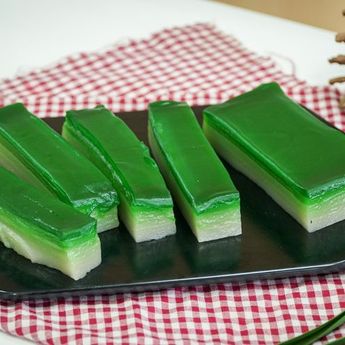 Kenyal Dan Lembut, Berikut Ini  Cara Membuat Kue Lapis Sagu 