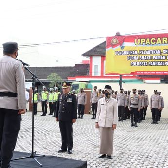 Plt Kapolresta Pangkalpinang Pimpin Upacara Pengukuhan, Pelantikan, serta Pelepasan Purna Bhakti Pamen dan ASN Polresta Pangkalpinang