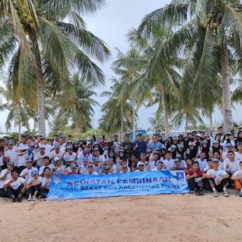 Prajurit Korem 045/Gaya Bekali Wawasan Kebangsaan Kepada Siswa SMK Negeri 2 Pangkalpinang