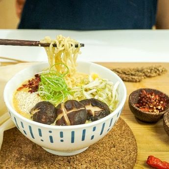 Gurih Dan Creamy, Berikut Ini Cara Membuat Ramen Mi Instan  