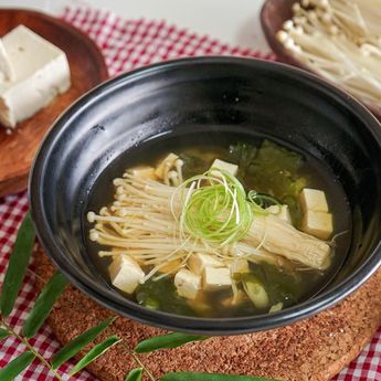 Santap Saat Cuaca Dingin, Berikut ini Cara Membuat Sup Miso    