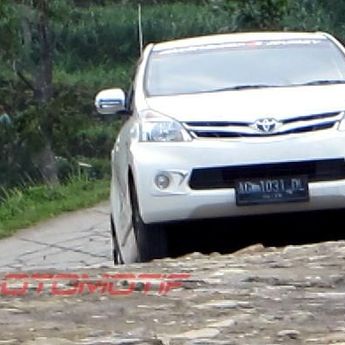 Apa Benar Mobil Manual Lebih Kuat di Tanjakan Dibanding Matik?  