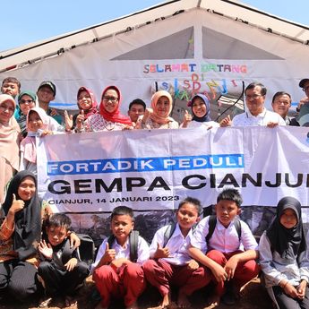 Fortadik Salurkan Bantuan School Kit Bagi Siswa Korban Gempa Cianjur