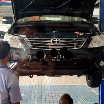 Apa Benar Perawatan Mobil Matik Lebih Mahal ketimbang Manual? 