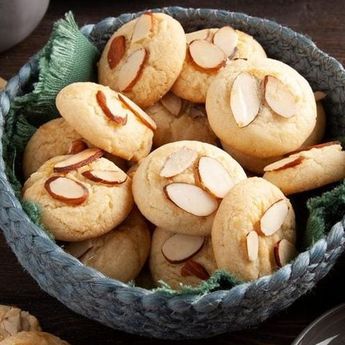 Berikut Ini Cara Membuat Almond Cookies Sajian Kue Buat Imlek