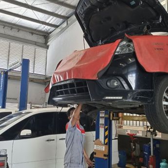 Apa Benar Beli Mobil Bekas Lebih Baik yang Transmisi Manual?  