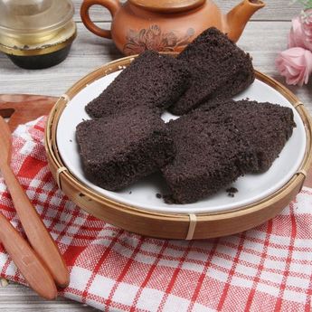 Camilan Gluten Free, Berikut Cara Membuat Bolu Ketan Hitam Kukus