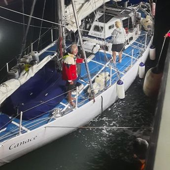 Gangguan Mesin, Tim SAR Gabungan Tarik Yacht WNA Finlandia ke Sumenep