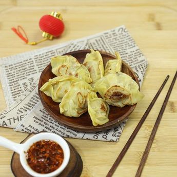 Berikut Cara Membuat Jiaozi, Dumpling Simpel Isi Ayam Dan Sawi Putih