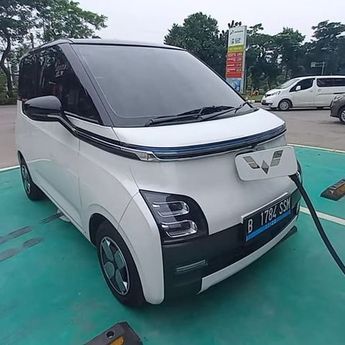 Pengelola Mal Bakal Siapkan Lokasi Parkir Khusus Kendaraan Listrik  