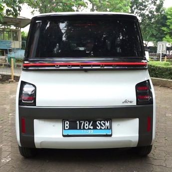 Ini Perbedaan Letak Lis Biru untuk Kendaraan Listrik 