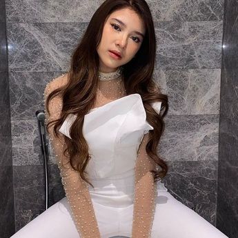 Bikin Salfok, Ini 5 Gaya Fashion Tiara Andini yang Viral di TikTok