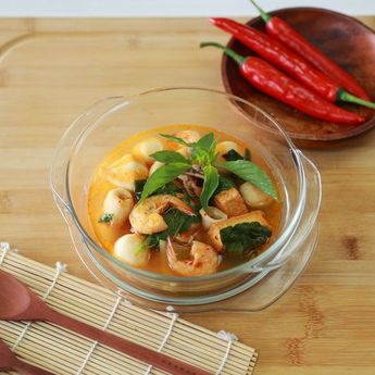 Bumbunya Medok, Berikut Cara Membuat Tom Yam Seafood Kuah Segar