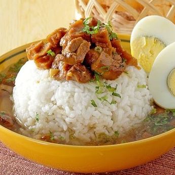 Berikut Cara Membuat Bakmoy, Nasi Dengan Topping Ayam Fillet Kecap