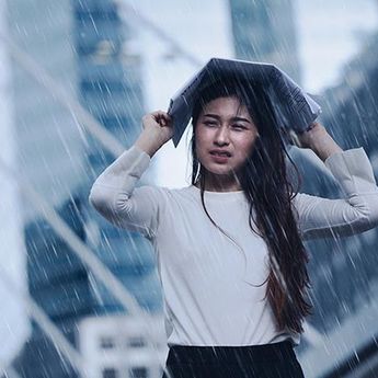 Yuk Ketahui 4 Tips Menjaga Kesehatan Tubuh di Tengah Cuaca Buruk 