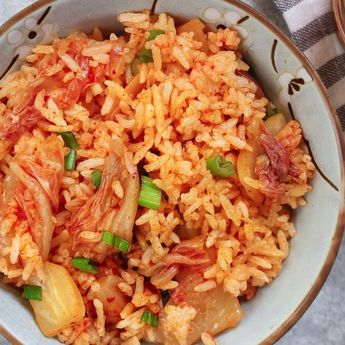 Ide Untuk Bekal Ke Kantor, Berikut Cara Membuat Nasi Goreng Nori Pedas