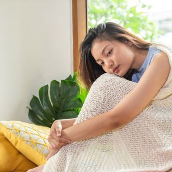 Perasaan Sedih di Musim Hujan, Berikut 5 Cara Mengatasi Winter Blues
