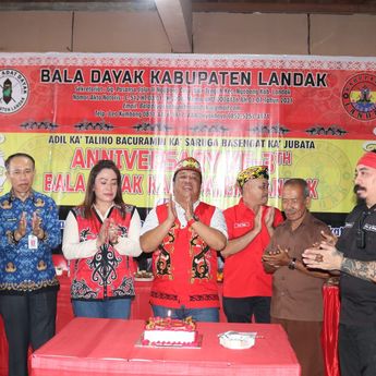 Kaban Kesbangpol Hadiri Anniversary Ke-3 Bala Dayak Kabupaten Landak