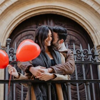 9 Ucapan Anniversary 2 Tahun Untuk Pacar Paling Romantis    