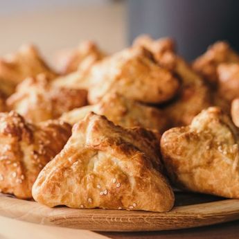 Kue Kering Untuk Lebaran, Berikut Cara Membuat Cheese Puff Cinnamon