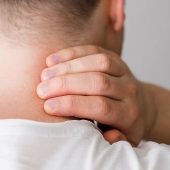 11 Cara Menghilangkan Kolesterol di Leher secara Alami dan Tanpa Obat
