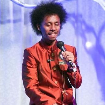 "Komang" dari Raim Laode Pecahkan Rekor Terbanyak Didengarkan Selama 24 Jam di Spotify Indonesia  