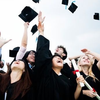 11 Kata-Kata Bijak Selesai Wisuda, Bahasa Indonesia dan Bahasa Inggris