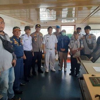 Jelang Idul Fitri 132 Penumpang Kapal Turun dari KM Bukit Raya, Polsek Belinyu Melakukan Pengawasan