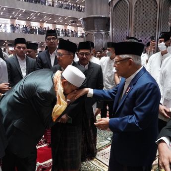 Wapres Laksanakan Salat Idulfitri 1444 H di Masjid Istiqlal