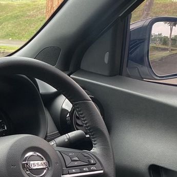 Berpapasan di Jalan yang Sempit, Pengendara Jangan Saling Egois  