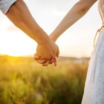 4 Zodiak Berikut Harus Jatuh Cinta Berulang Kali Baru Temukan Belahan Jiwa  