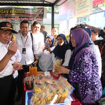 Menko PMK Cek Progres Penanganan Penghapusan Kemiskinan Ekstrem dan Penurunan Stunting di Sidoarjo 