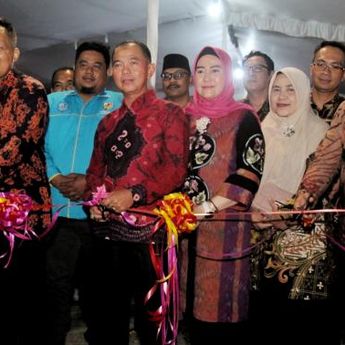 Malam Puncak HUT Ke-257  Kota Sungailiat, Ribuan Warga Padati Jalan Perkantoran Pemda