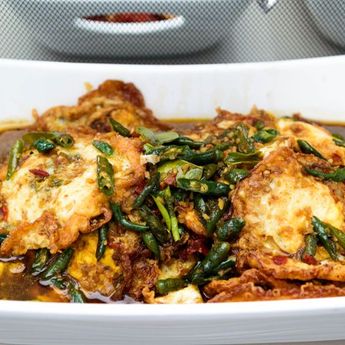 Bekal Makan Akhir Bulan, Berikut Cara Membuat Semur Telur Ceplok